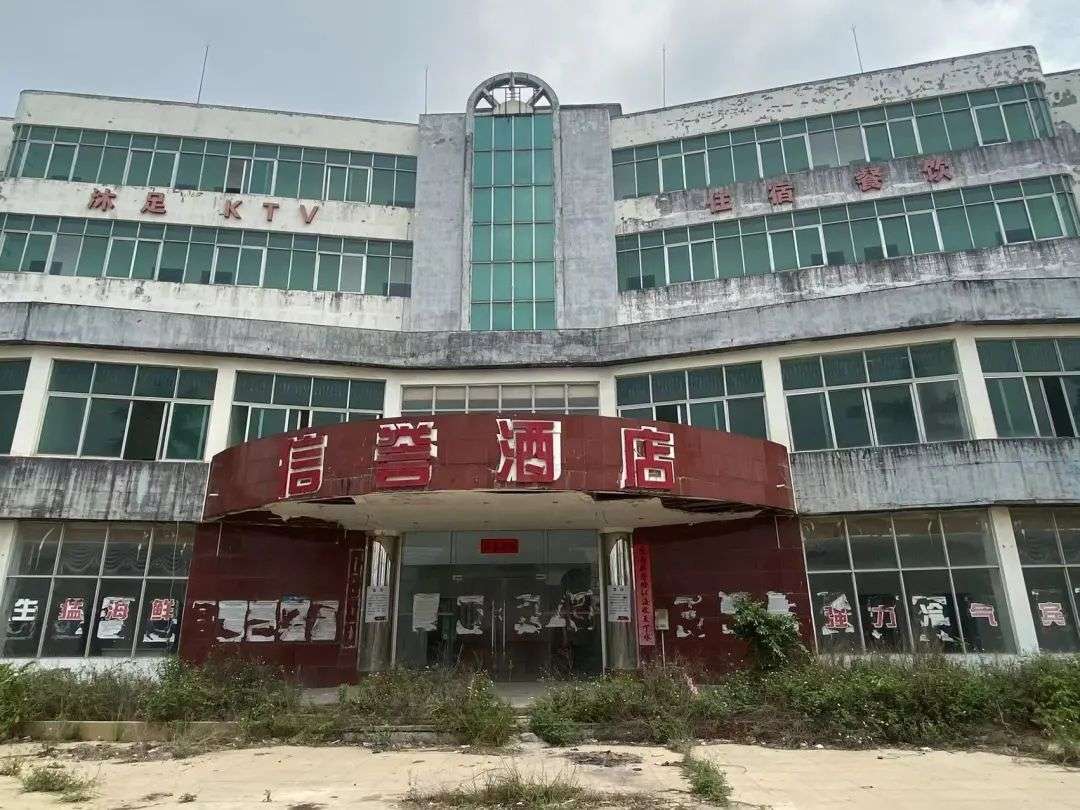 男子被控参与绑架勒索判17年后申诉，同案犯称不认识他