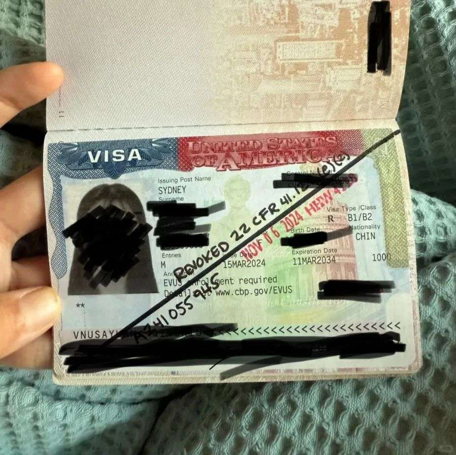 澳洲中国留学生入境美国时，在机场厕所待了一个小时，签证被吊销，5年内不得进入美国