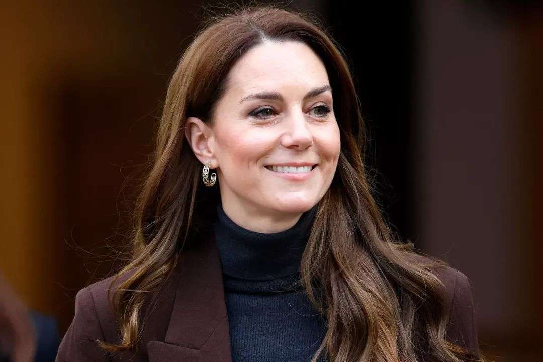 Catherine, Princess of Wales departs after attending the launch of the Bobeam Tree Trail at the National Portrait Gallery