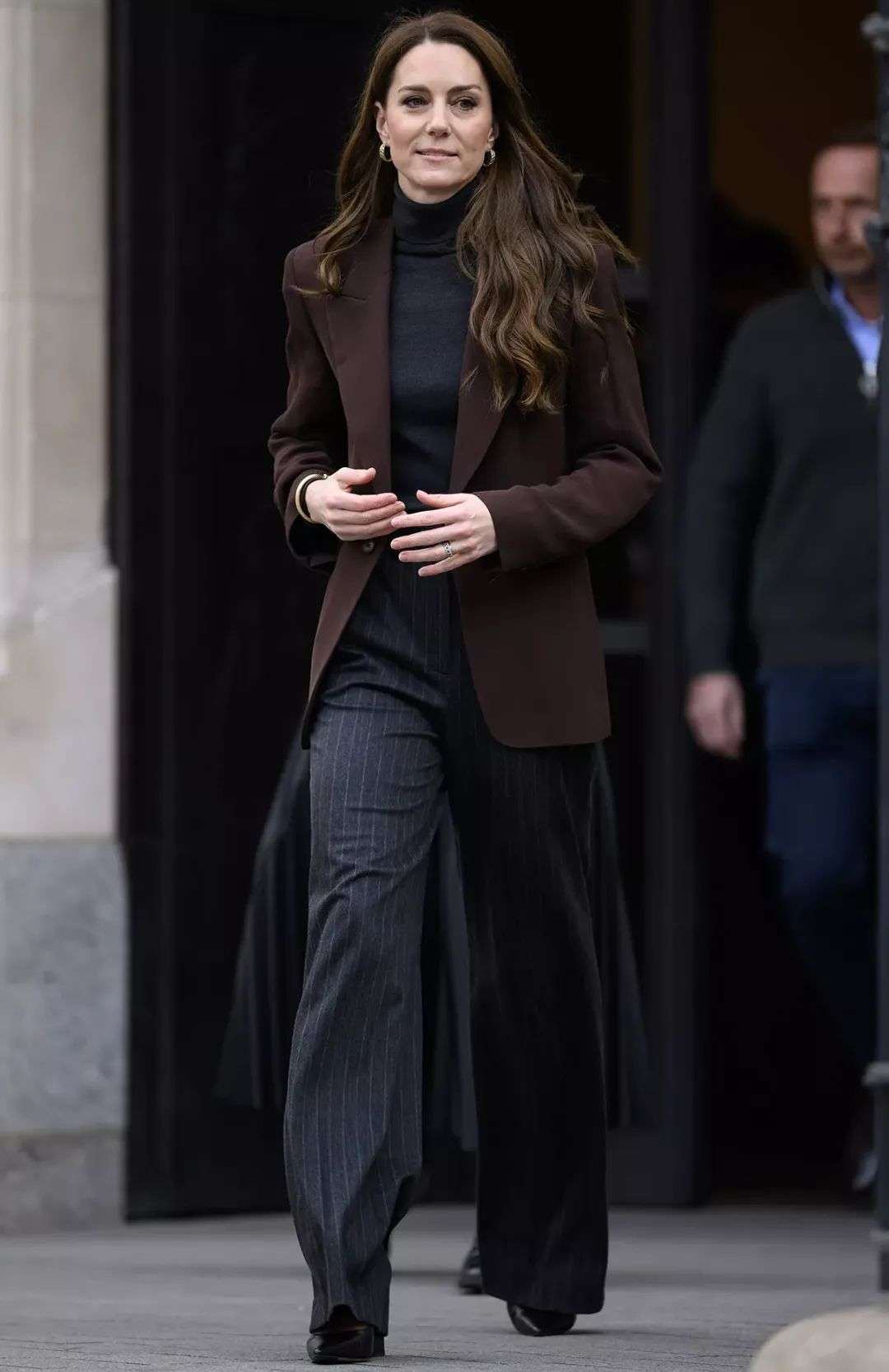 Catherine, Princess of Wales departs after joining a group of four and five-year-old school children at The National Portrait Gallery