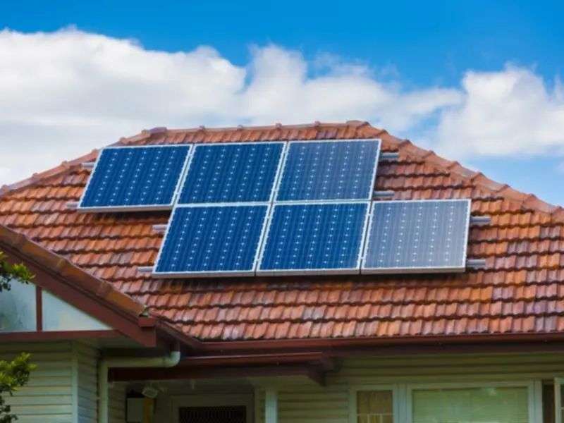 One in three Australian households now have solar, but only one in 40 has a battery.