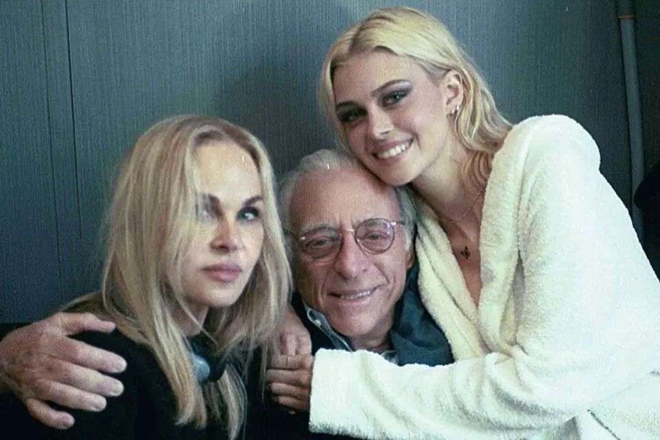 All About Nicola Peltz's Parents, Dad Nelson and Mom Claudia