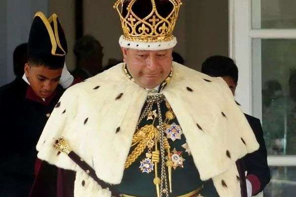 Tonga crowns King Tupou VI in lavish public coronation, parties - ABC News
