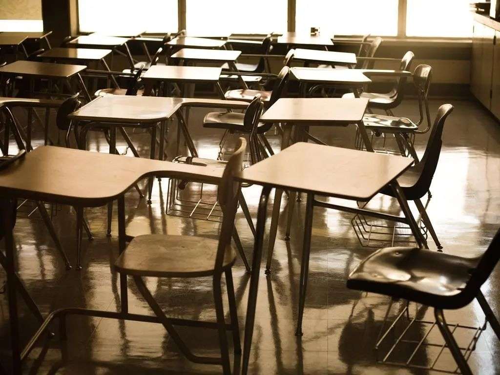 过去十年中，有高达 11,093 起事件未被及时报告。