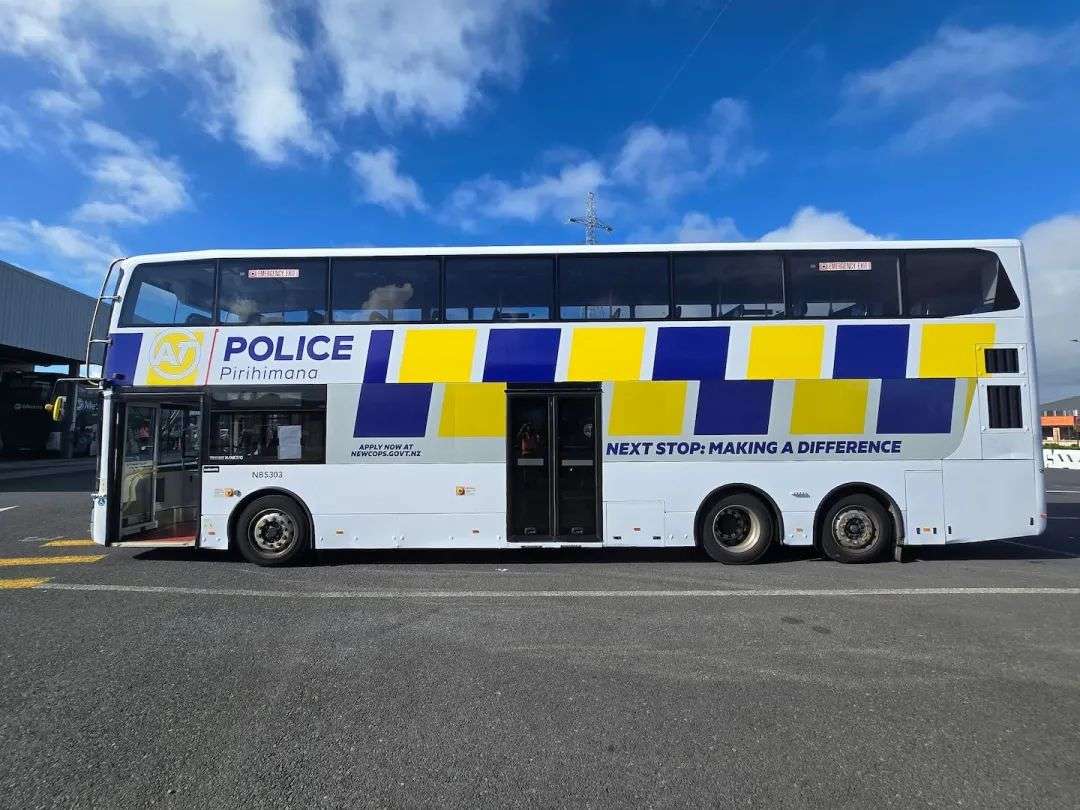 An Auckland Transport bus painted with the New Zealand Police livery in a recruitment drive ad campaign. Photo / New Zealand