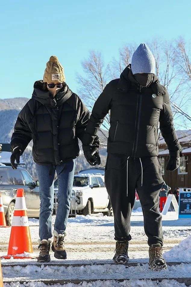 Chris Martin, Dakota Johnson