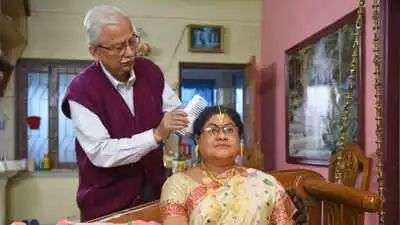 In Kolkata, 65-year-old man installs wife's silicone statue after Covid  snatches her away | Kolkata News - Times of India