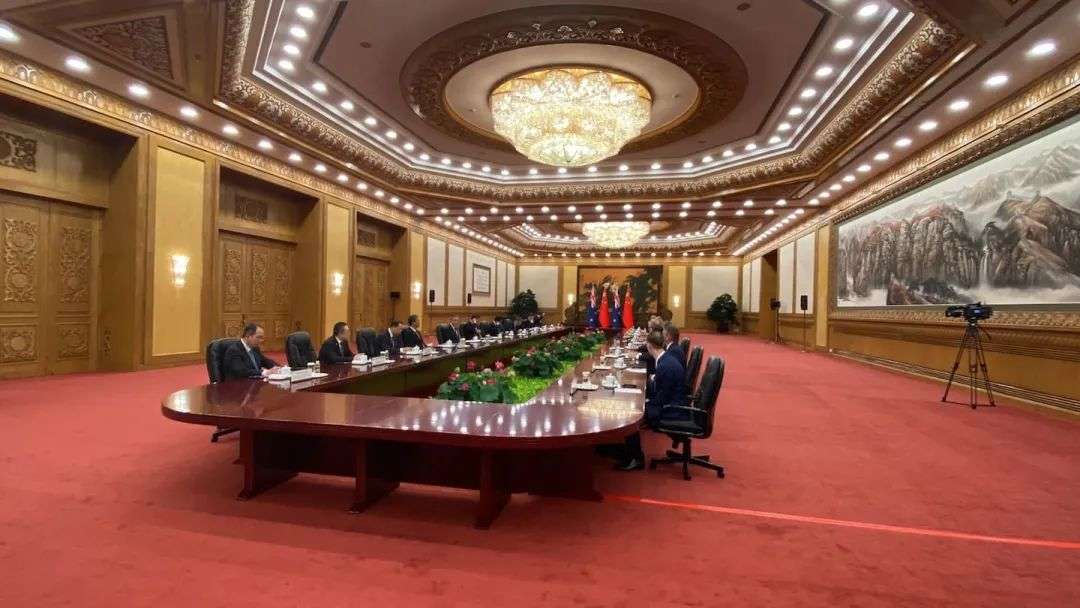 2025 年 6 月 20 日，新西兰总理克里斯托弗·卢克森在中国北京会见中国国家主席习近平。