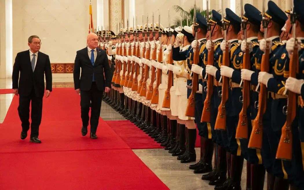 在人民大会堂举行的正式欢迎仪式。