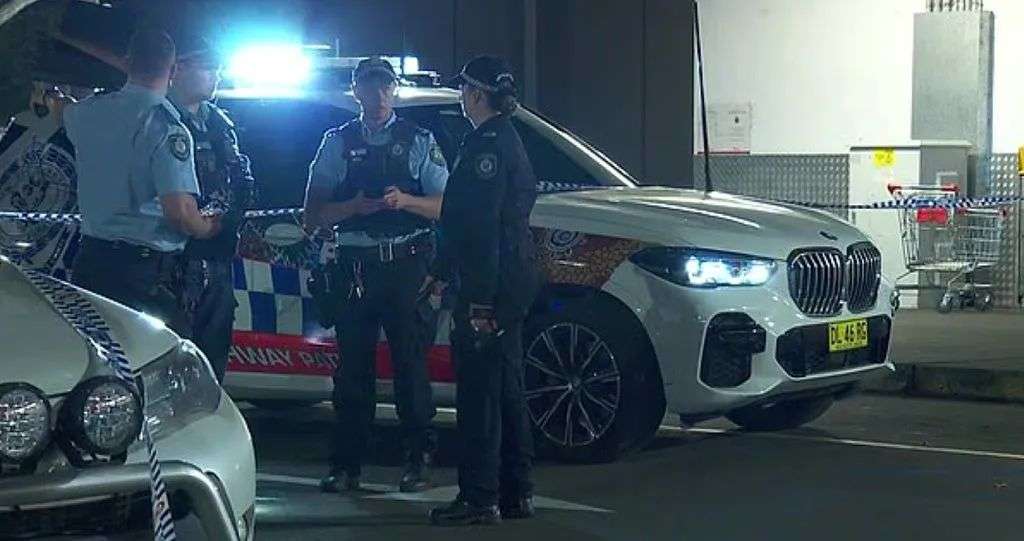 悉尼Westfield突发暴力捅人案！2人被刺伤送医，目击者被吓坏（图） - 5