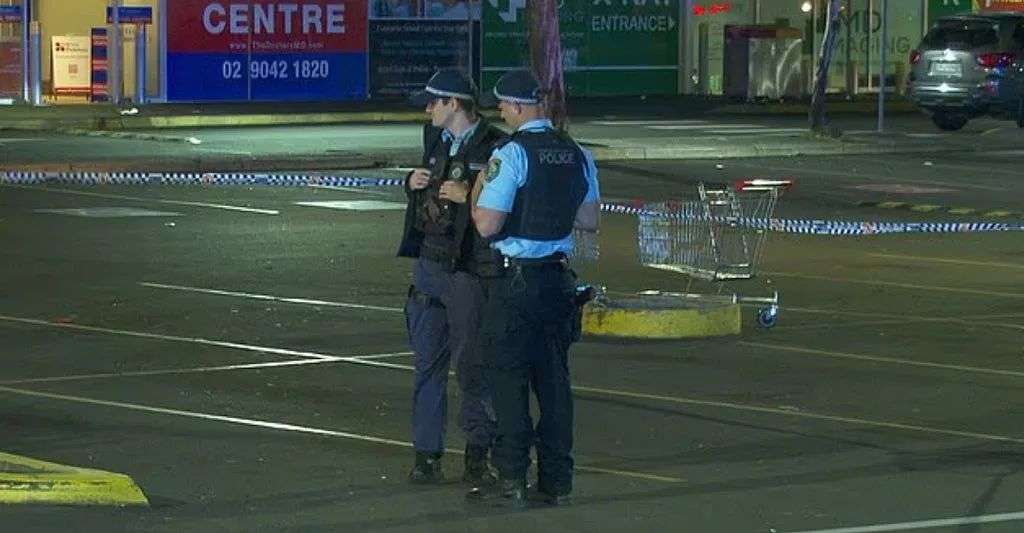 悉尼Westfield突发暴力捅人案！2人被刺伤送医，目击者被吓坏（图） - 4