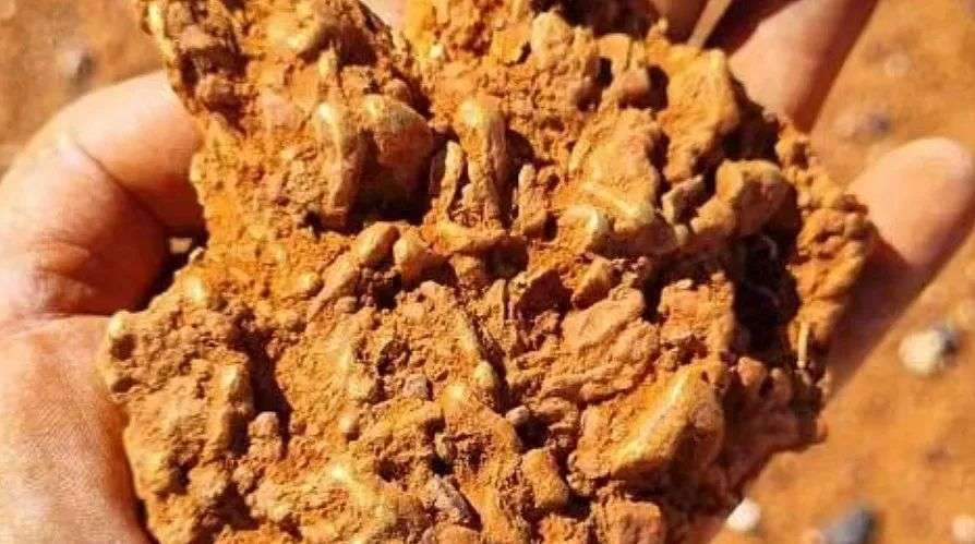 又有人在澳捡到大金块，价值约$16.5万！大批游客涌入淘金（组图） - 2