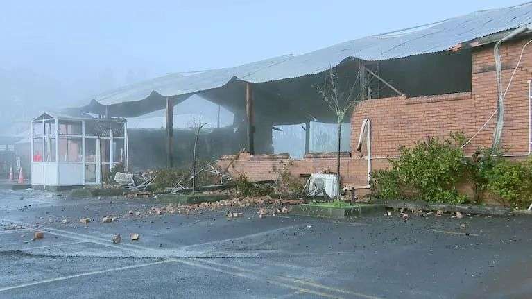 圣玛丽天主教学校火灾后的景象