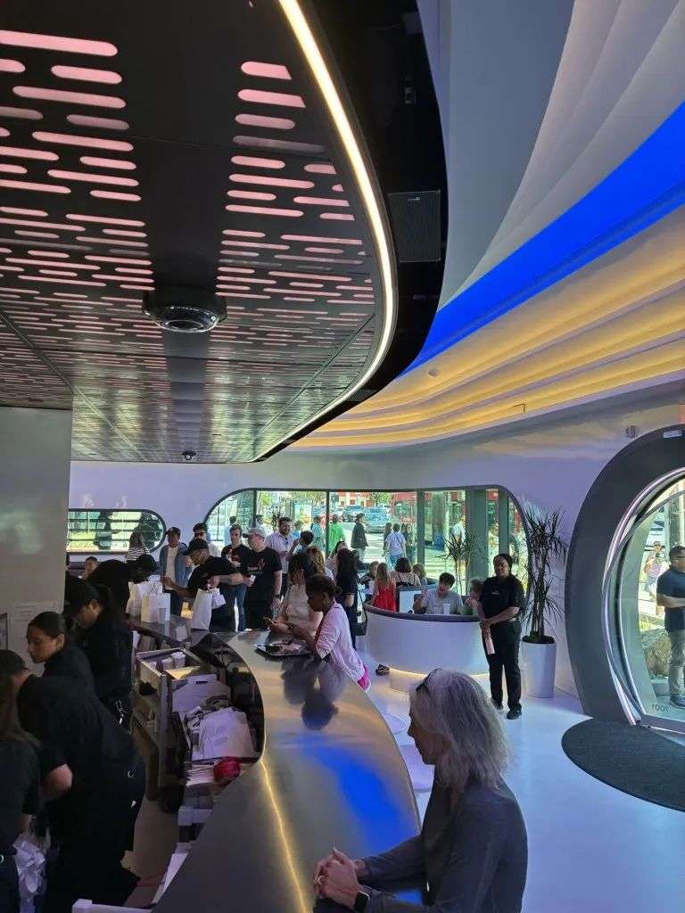 Tesla Diner: Elon Musk's Hollywood Restaurant Is an Undercooked Mess