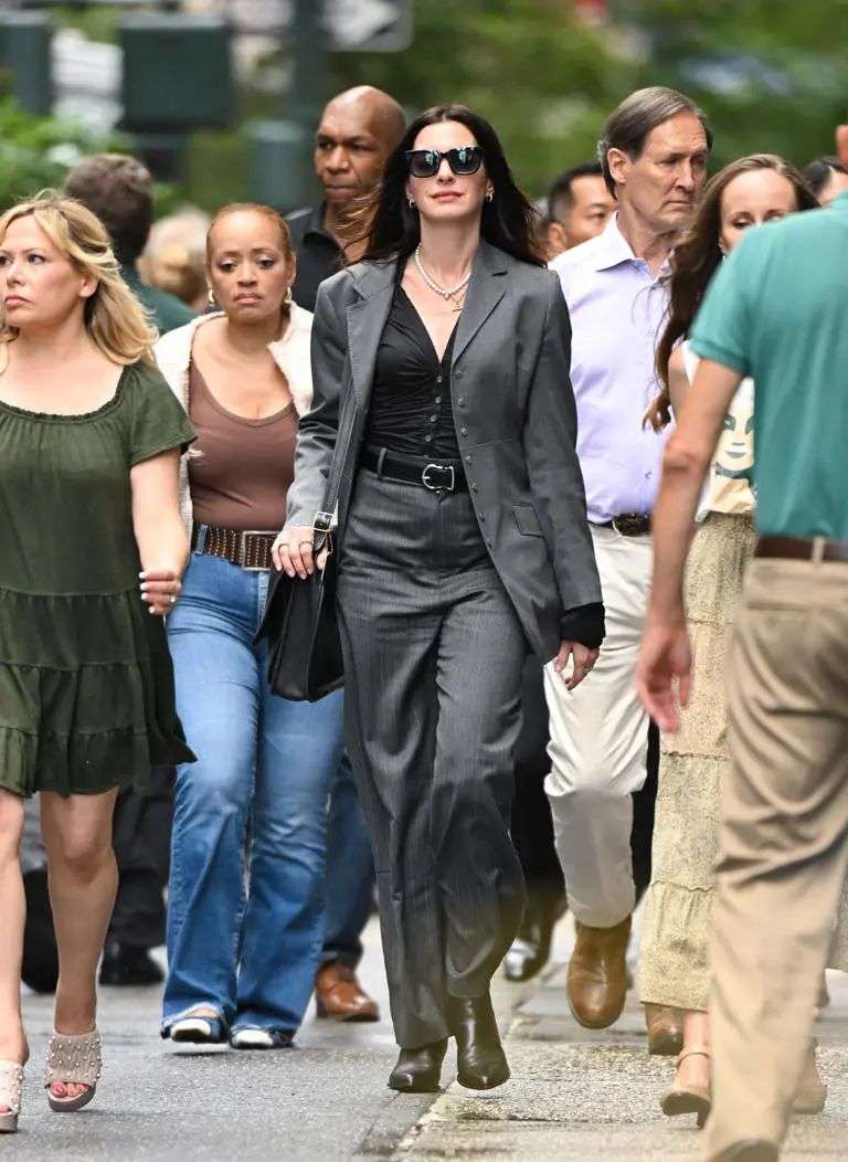 Anne Hathaway Endorses the Coach Bag Renaissance With a Vintage Briefcase and $14,910 Necklace in 'The Devil Wears Prada 2'