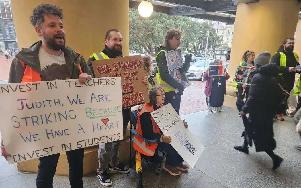 Striking teachers at Wellington Railway Station