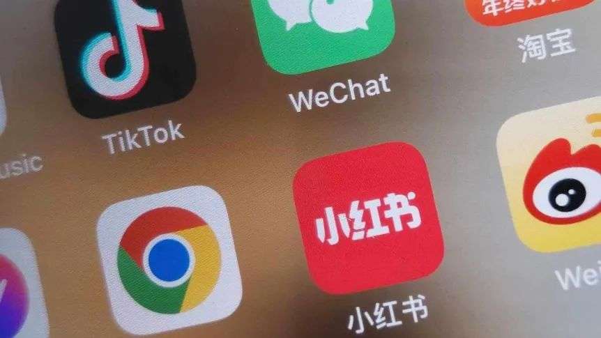 a logo of Red and some other social media platforms