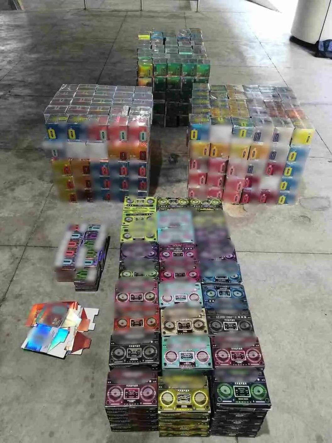 新加坡大士关卡人员起获超过1万6,000件电子烟和相关配件。