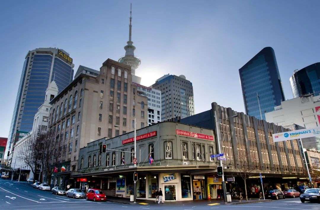 Smith and Caughey's, corner of Queen St, Elliot St and Wellesley St. Photo / Steven McNicholl