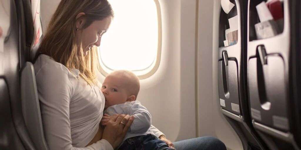 Breastfeeding on a Plane – KeaBabies