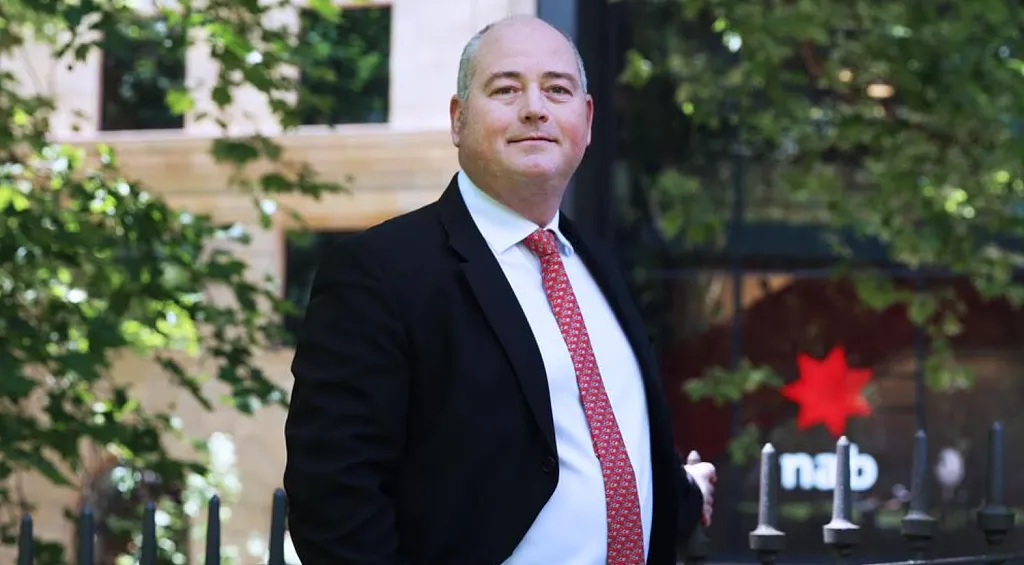 澳银行业掀起“裁员潮”!继ANZ后,NAB也宣布裁员撤岗,上千人受影响(组图) - 2