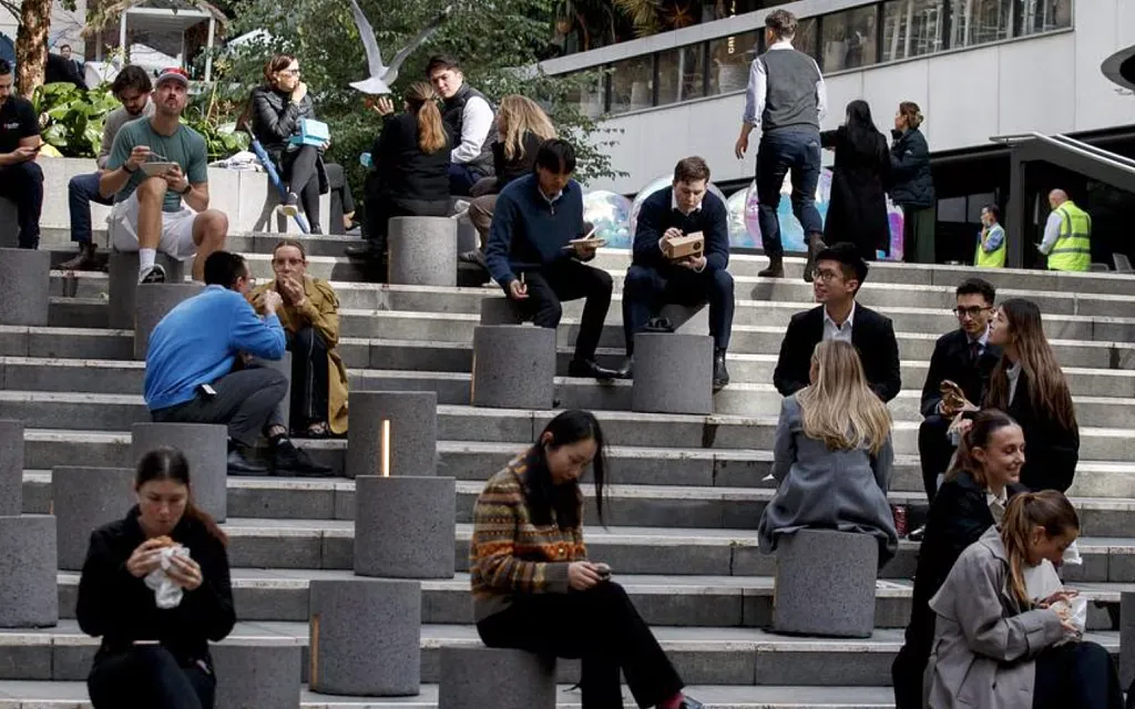 工作不稳,薪资难涨!澳洲超1/4雇主正计划裁员(组图) - 1