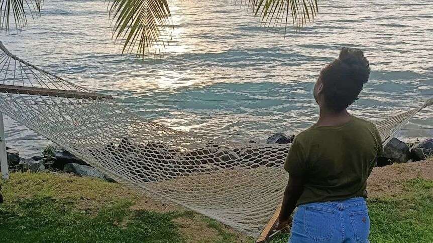 虚拟世界的噪音一点点地吞噬了我的生活。终于有一天,我受够了,决定按下暂停键。