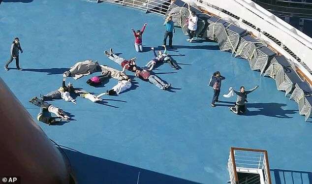 Passengers signal for help after four days stranded in the Gulf of Mexico