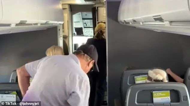 飞行员说:“他们说飞机可以起飞了——但我感觉不太对劲。如果我不能完全确定飞机是否适合飞行,我是不会离开地面的。”