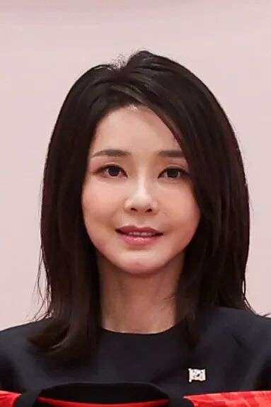 File:Kim Keon-hee - 2022 (52551312437) (cropped).jpg - Wikimedia Commons