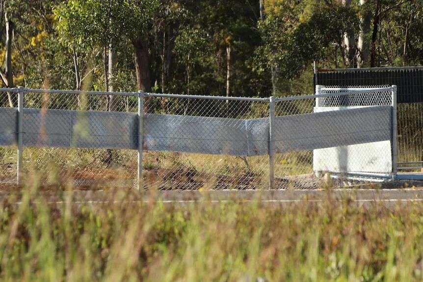 Fencing along Appin Road