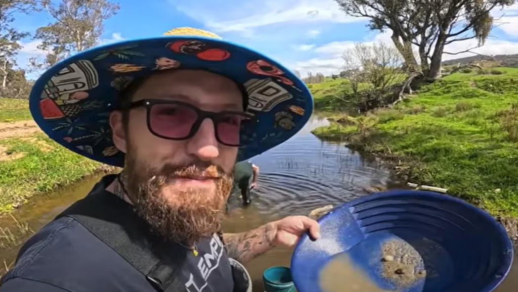 “简直是白捡的钱！” 澳男小溪淘金，3小时赚$1000（组图） - 1