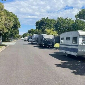 澳洲街边停车这种行为引发不满,上千居民请愿立法