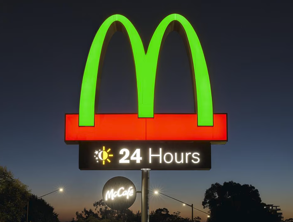 澳洲“金拱门”被绿了？！澳洲网友热议：从来没见过（组图） - 1