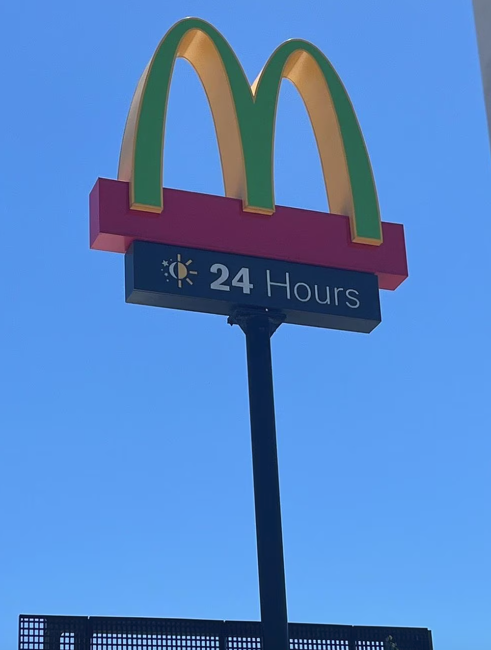 澳洲“金拱门”被绿了？！澳洲网友热议：从来没见过（组图） - 2