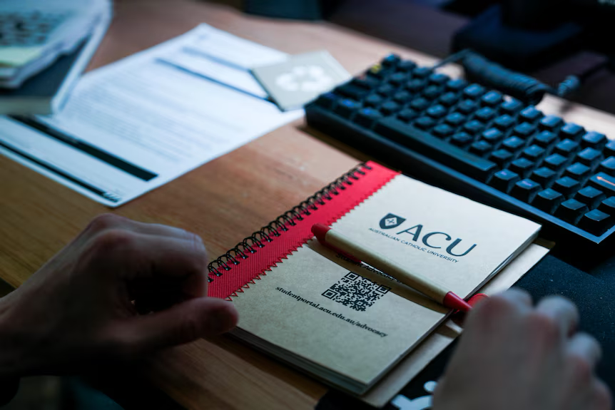 澳洲一大学AI 检测出错,近6000 学生遭误判学术不端- 手机版