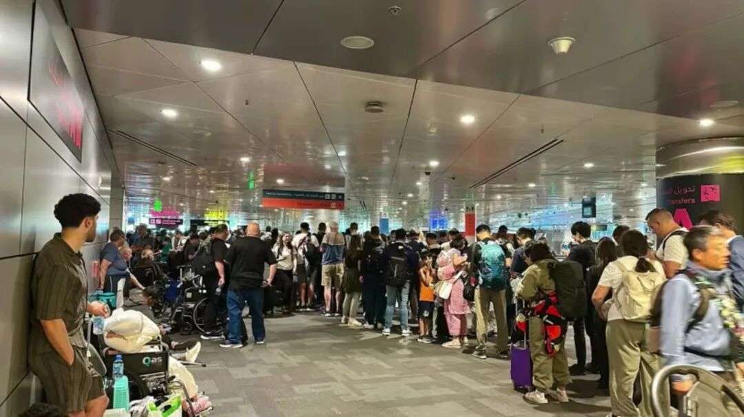 被迫滞留中东机场狮城旅客叹不知何时能返新- 8world