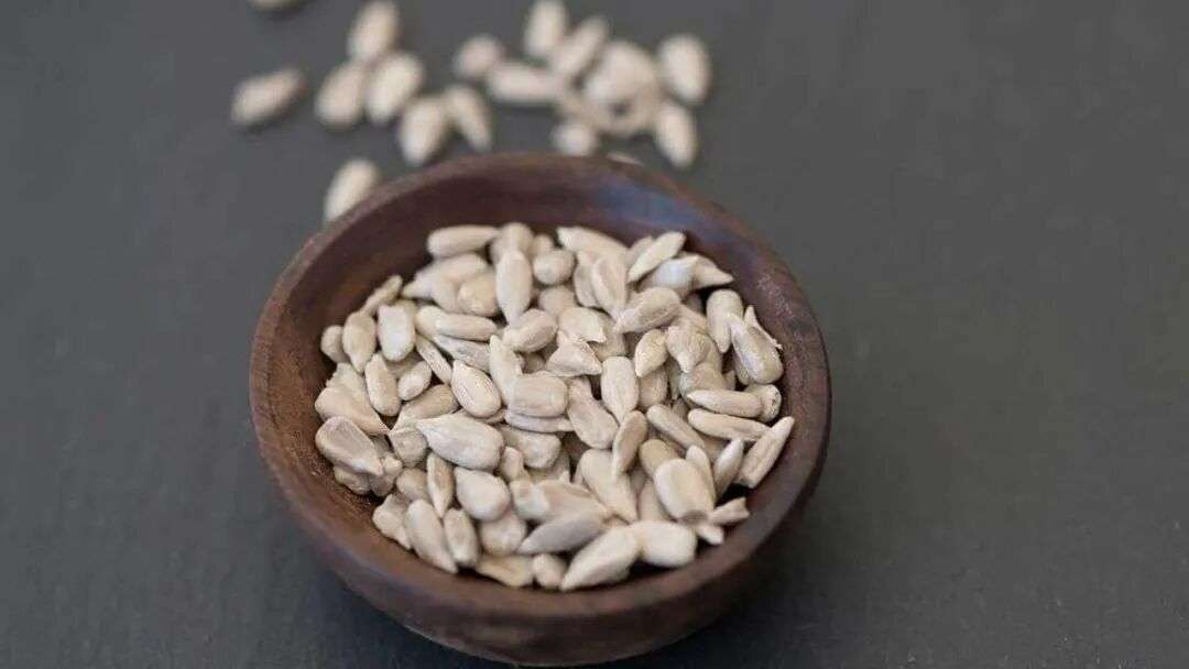 Are toxins in sunflower seeds an issue in Australia? | SBS Food