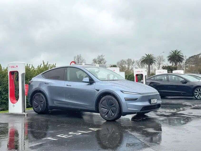 2025 Tesla Model Y RWD – Auto Trader NZ